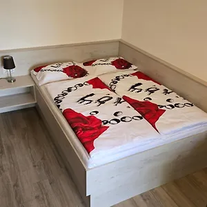 Im Apartment