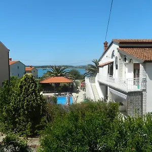 https://apartments-vila-palma.in-istria.net